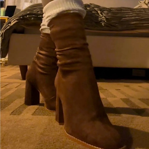 Sasha booties - Picture 3 of 3